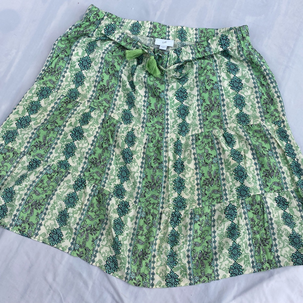 J.Jill medium green floral skirt 100% rayon